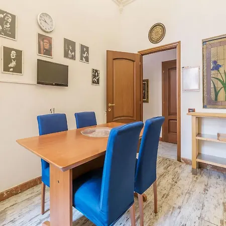 Guesthost - Piazza Vittorio Exclusive *