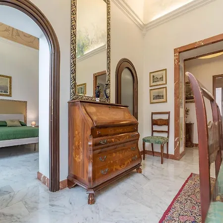 Guesthost - Piazza Vittorio Exclusive *